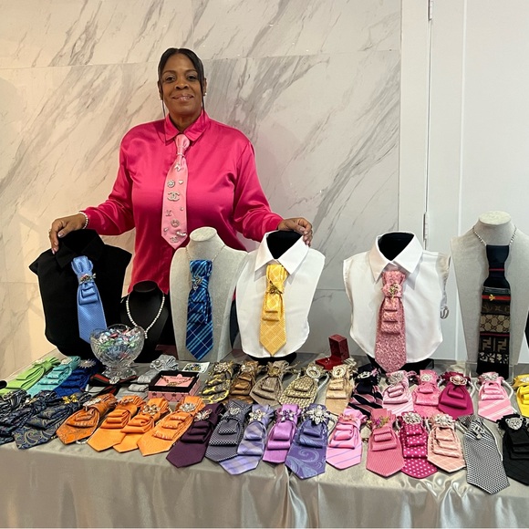 IT’S ALL IN THE TIES LIVE SHOW!!👔 FAMILY TIES!! - Picture 15 of 17